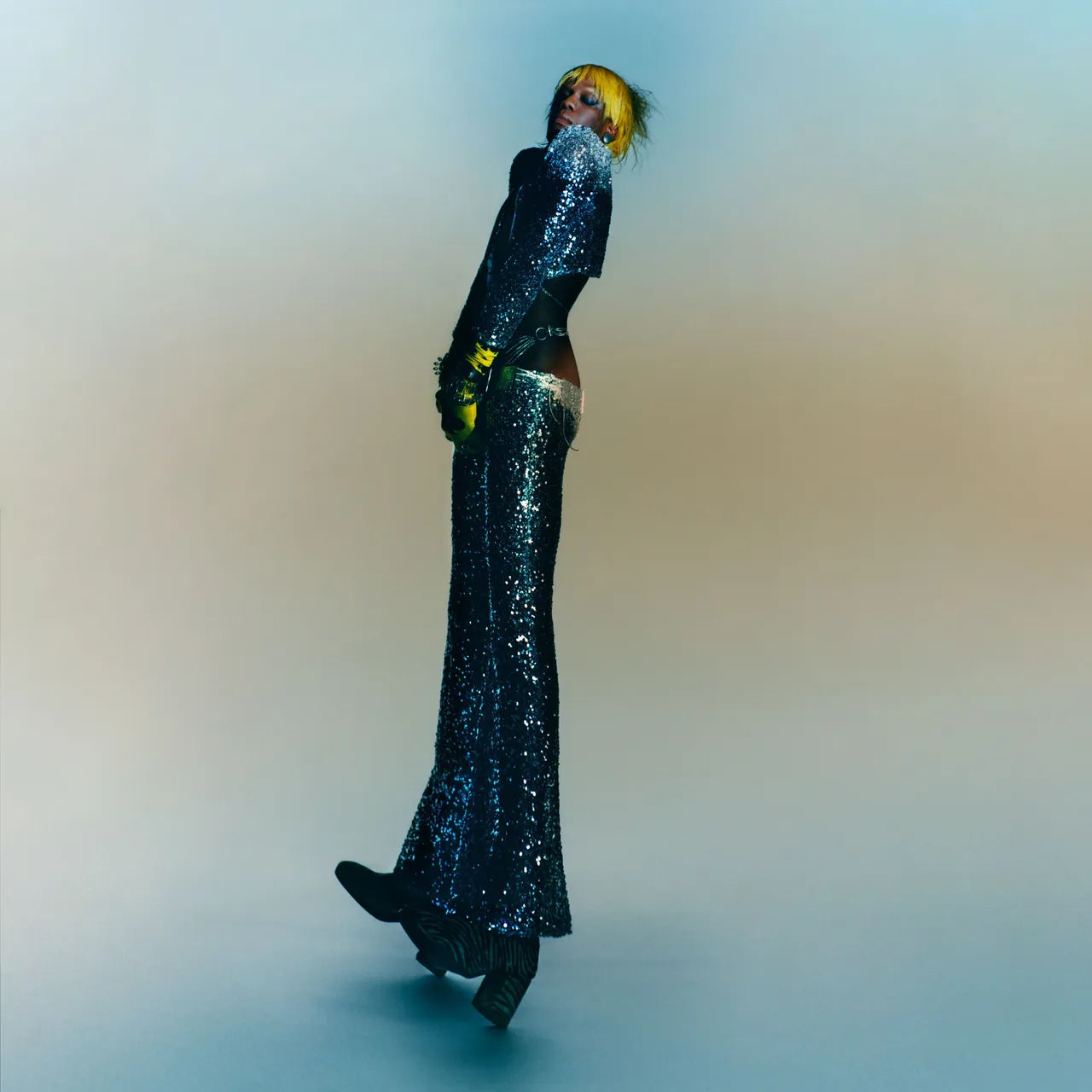 Yves Tumor - Praise A Lord Who Chews But Which Does Not Consume; (Or Simply, Hot Between Worlds)